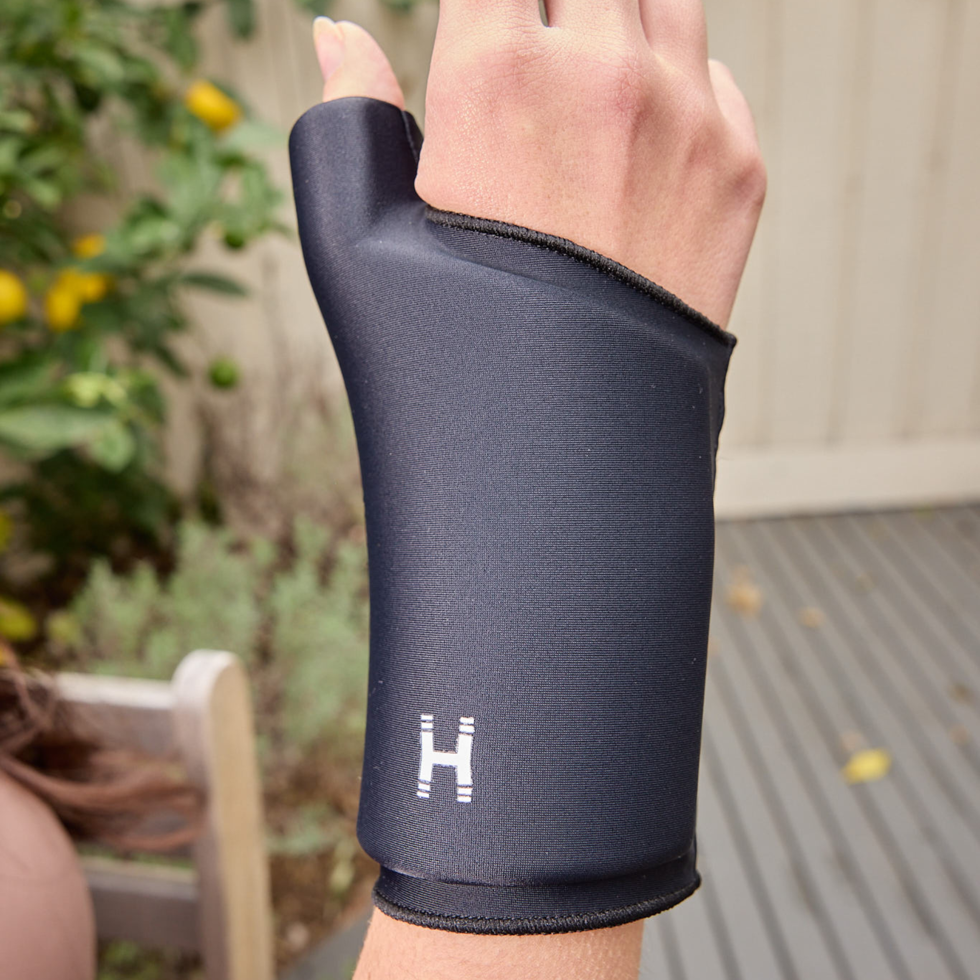 Hot & Cold relief Gel Sleeve for Hand